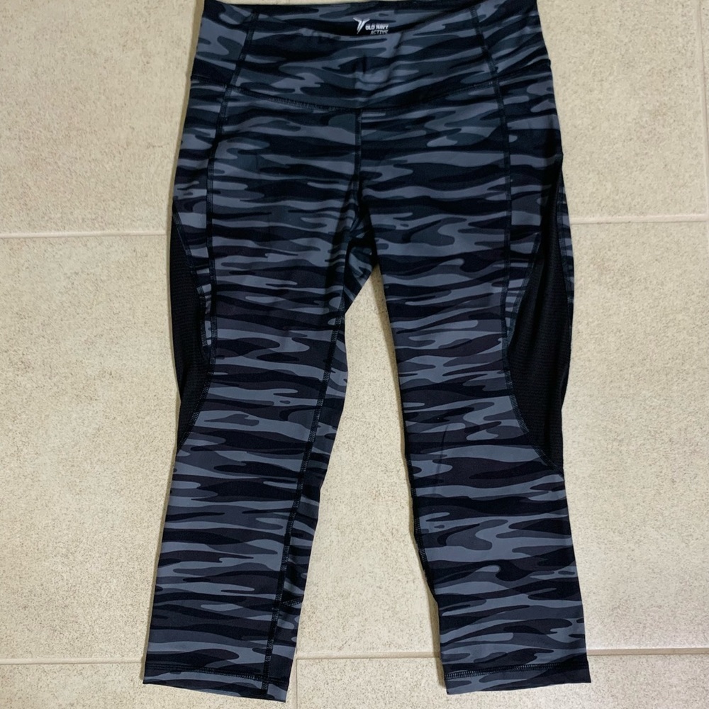 Old Navy Active Leggings Size Large